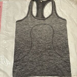 Lululemon tank size 8